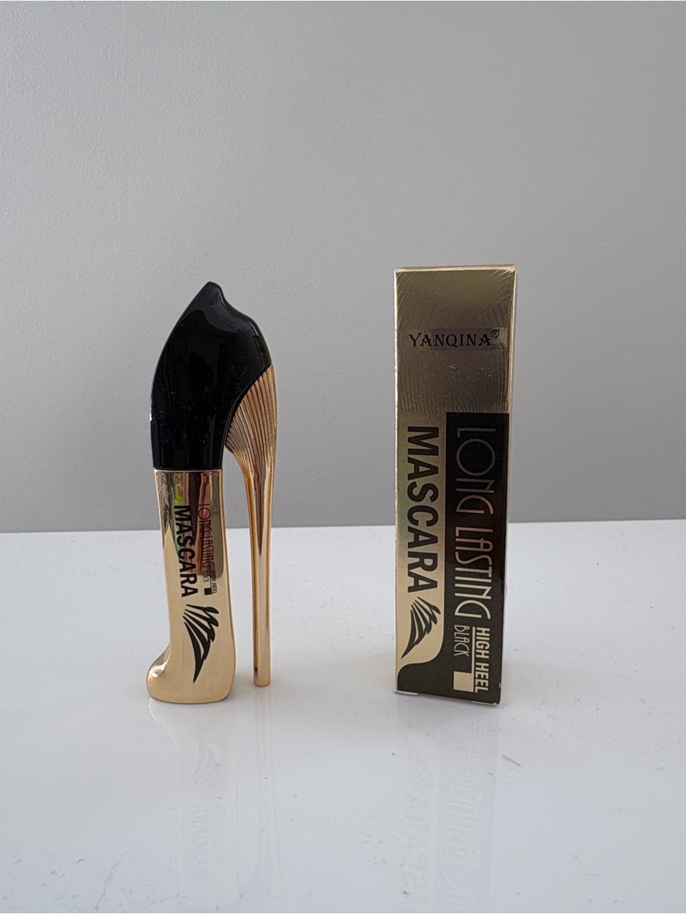 Black & Gold High-Heel Mascara